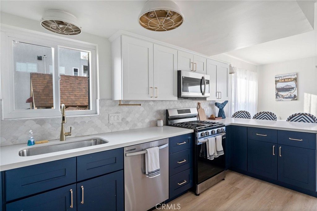 20 C Pacific Avenue, Surfside, CA 90743