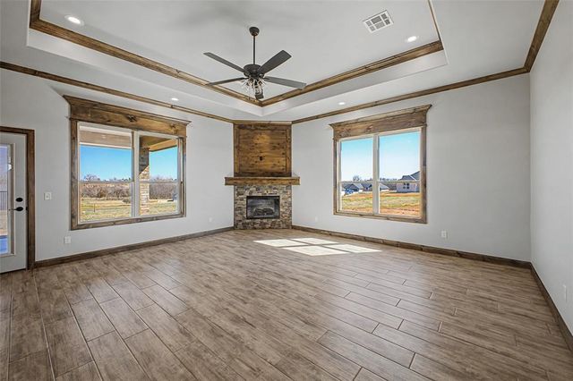 1185 Wolf Creek Drive, Blanchard, OK 73010