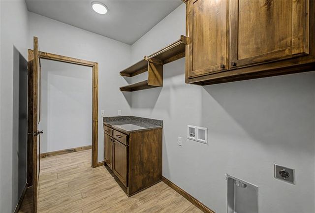 1185 Wolf Creek Drive, Blanchard, OK 73010