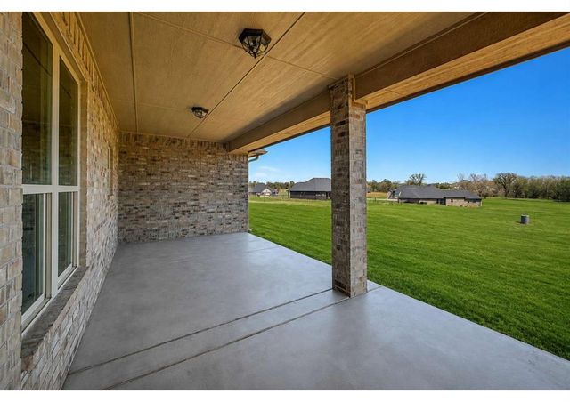 1185 Wolf Creek Drive, Blanchard, OK 73010