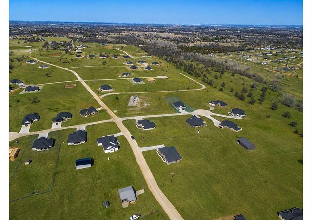 1185 Wolf Creek Drive, Blanchard, OK 73010