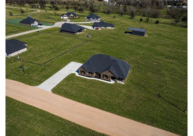 1185 Wolf Creek Drive, Blanchard, OK 73010