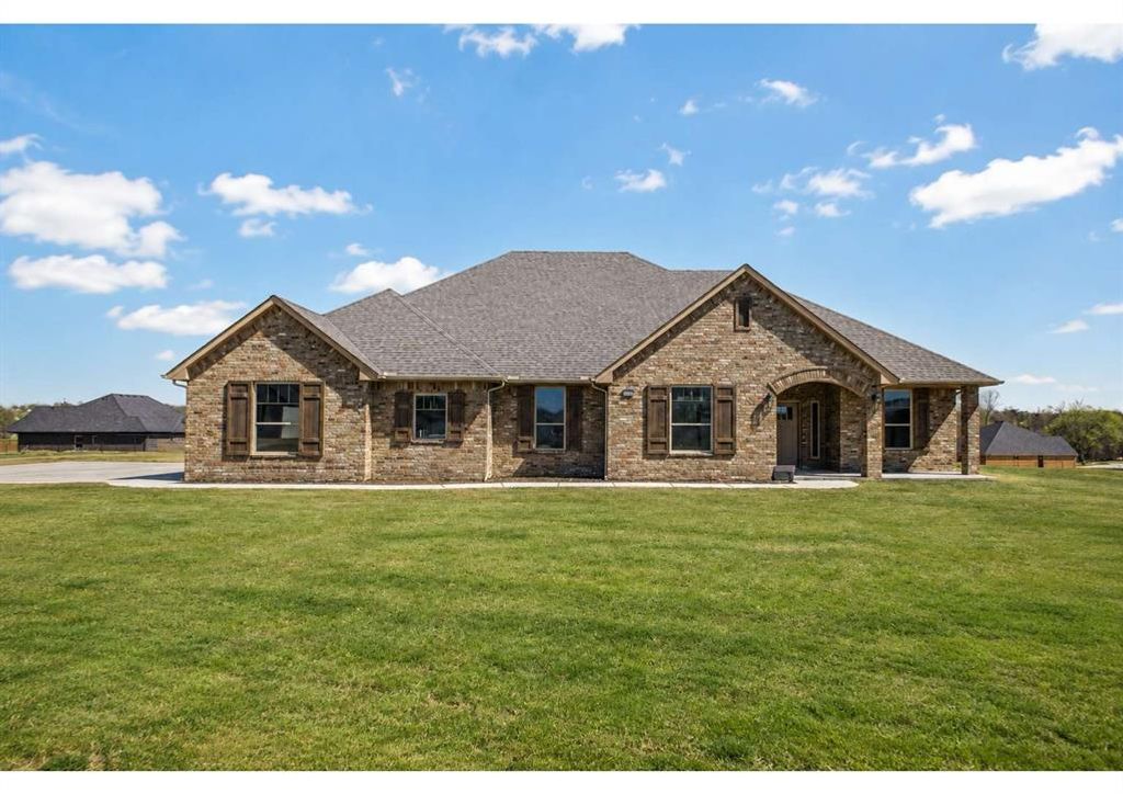 1185 Wolf Creek Drive, Blanchard, OK 73010