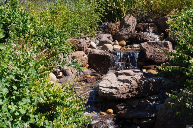 9 Bournemouth Rd, St. Helena, CA 94574