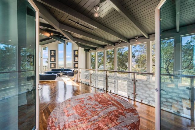 9 Bournemouth Rd, St. Helena, CA 94574