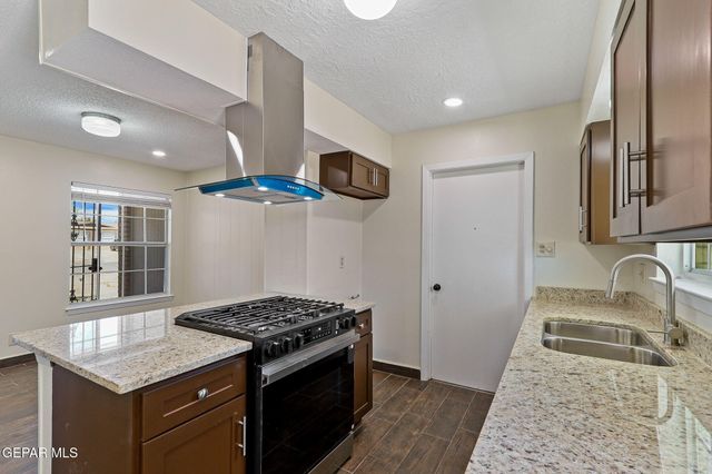 2608 DAN SIKES Drive, El Paso, TX 79936