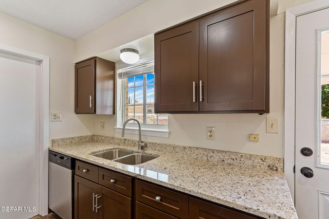 2608 DAN SIKES Drive, El Paso, TX 79936