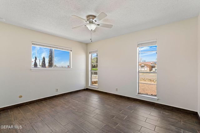 2608 DAN SIKES Drive, El Paso, TX 79936