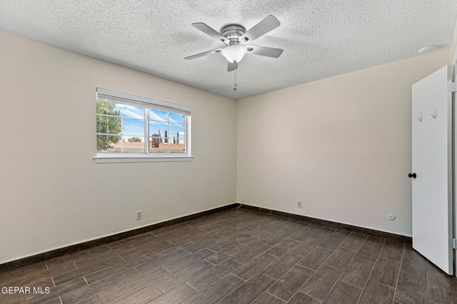 2608 DAN SIKES Drive, El Paso, TX 79936