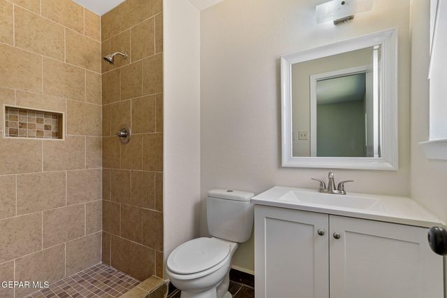 2608 DAN SIKES Drive, El Paso, TX 79936