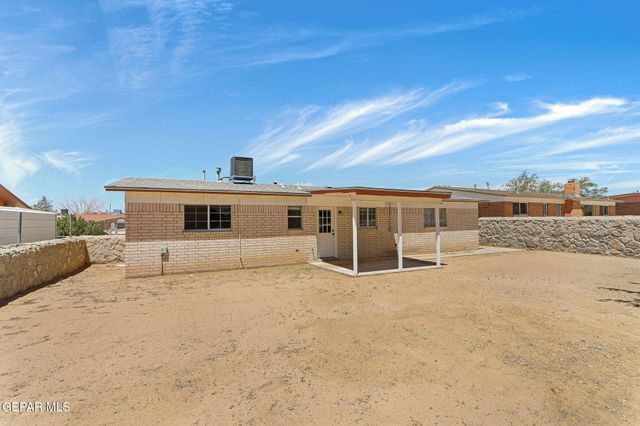 2608 DAN SIKES Drive, El Paso, TX 79936