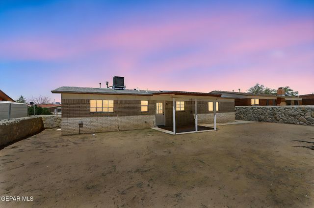 2608 DAN SIKES Drive, El Paso, TX 79936