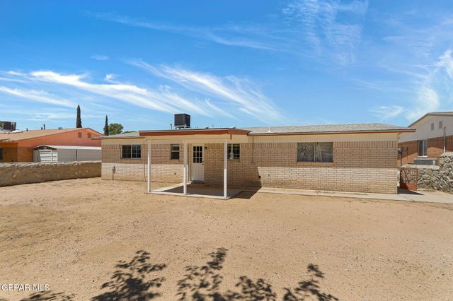 2608 DAN SIKES Drive, El Paso, TX 79936