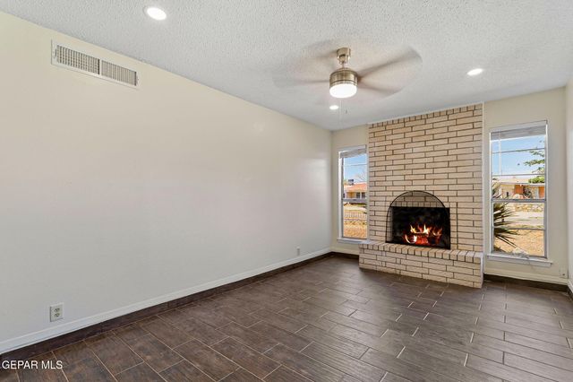 2608 DAN SIKES Drive, El Paso, TX 79936
