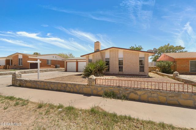 2608 DAN SIKES Drive, El Paso, TX 79936