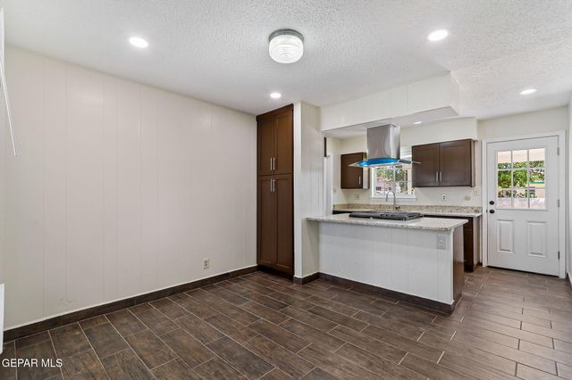 2608 DAN SIKES Drive, El Paso, TX 79936
