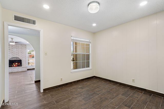 2608 DAN SIKES Drive, El Paso, TX 79936