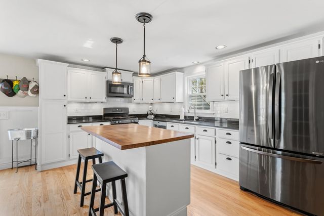 14 Weaver Place, Weare, NH 03281