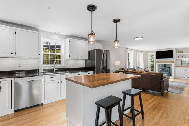 14 Weaver Place, Weare, NH 03281