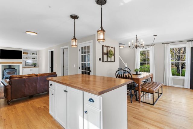 14 Weaver Place, Weare, NH 03281