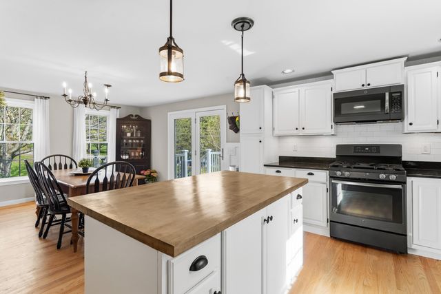 14 Weaver Place, Weare, NH 03281