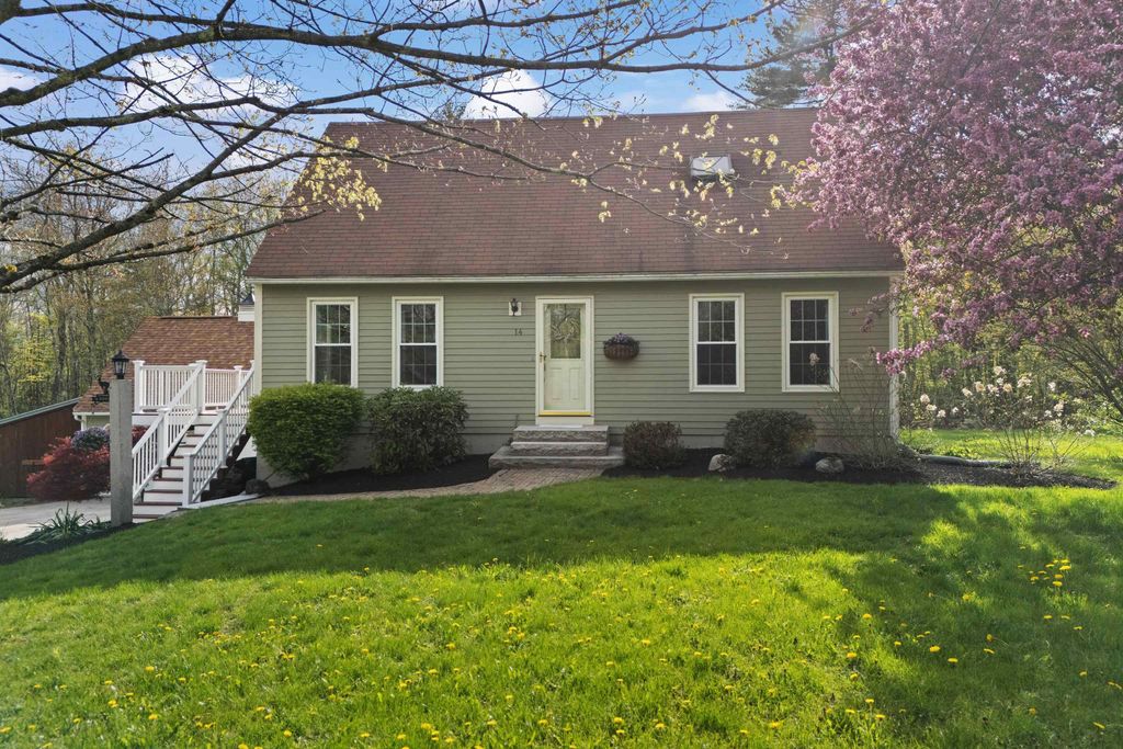 14 Weaver Place, Weare, NH 03281