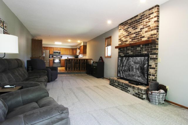 7818 Davidson Court, Inver Grove Heights, MN 55076