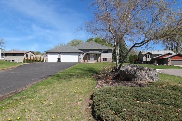 7818 Davidson Court, Inver Grove Heights, MN 55076