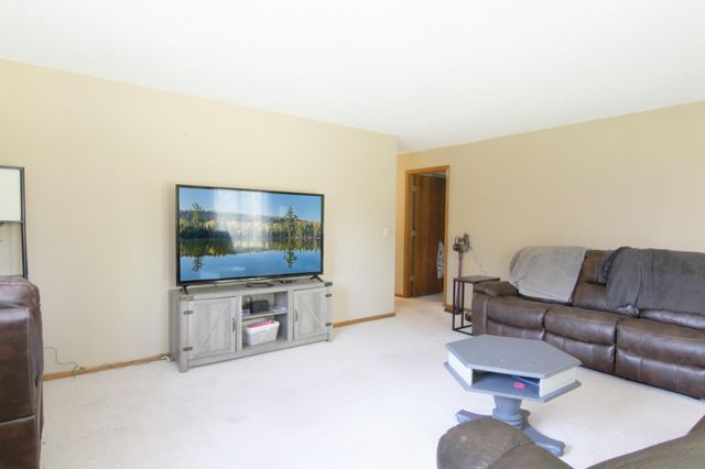 7818 Davidson Court, Inver Grove Heights, MN 55076