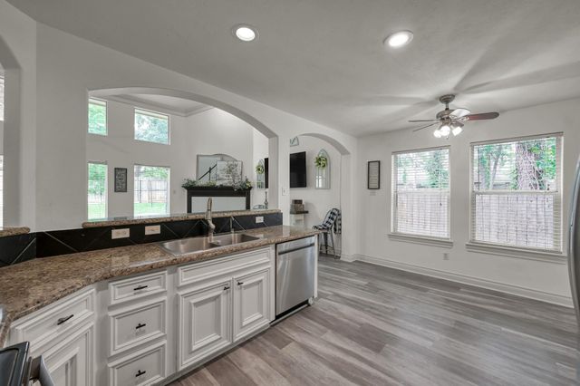 3215 Canterbury Lane, Montgomery, TX 77356