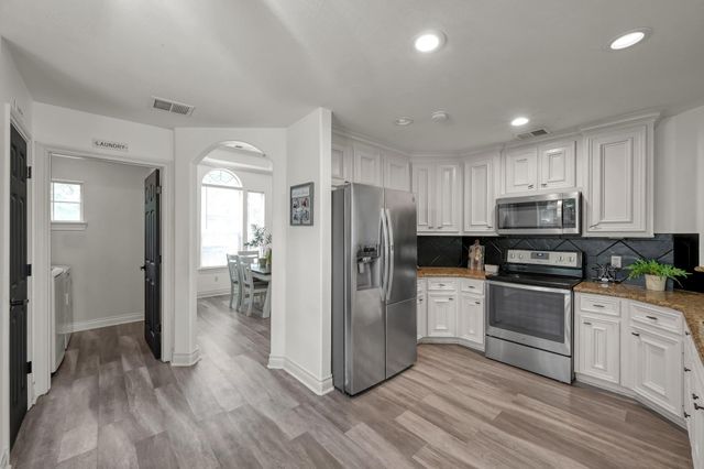 3215 Canterbury Lane, Montgomery, TX 77356
