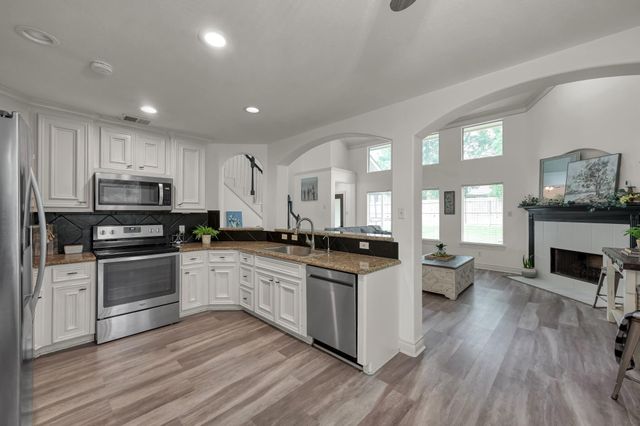 3215 Canterbury Lane, Montgomery, TX 77356