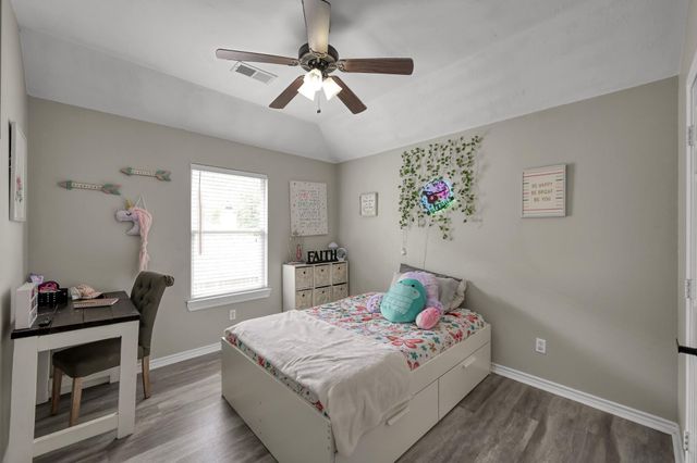 3215 Canterbury Lane, Montgomery, TX 77356