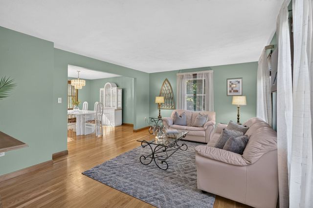 19 Kristyn Ln, North Reading, MA 01864