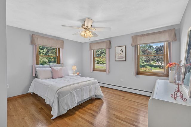 19 Kristyn Ln, North Reading, MA 01864