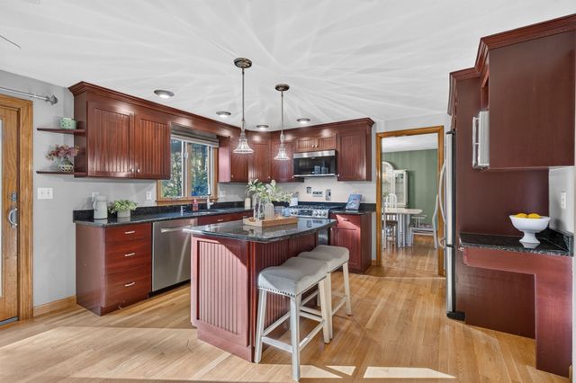 19 Kristyn Ln, North Reading, MA 01864