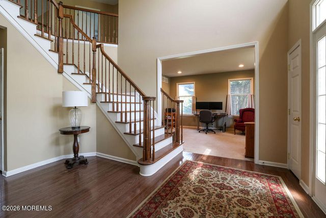 18 Willow Court, Manahawkin, NJ 08050