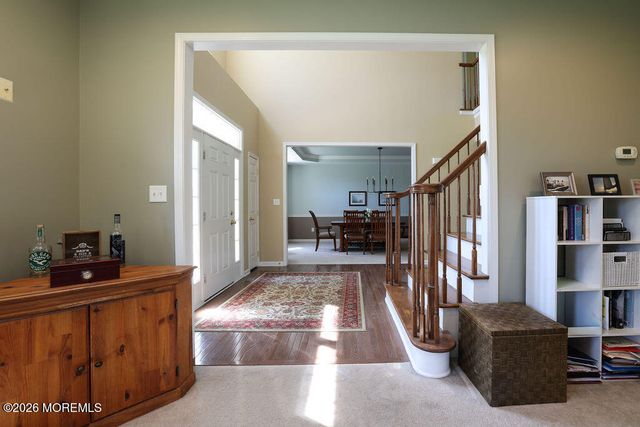 18 Willow Court, Manahawkin, NJ 08050