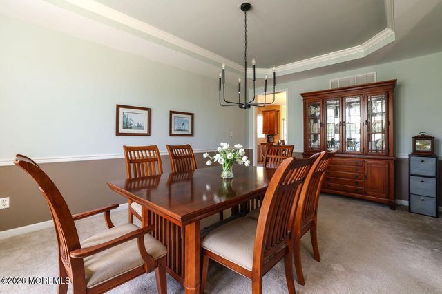18 Willow Court, Manahawkin, NJ 08050