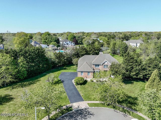 18 Willow Court, Manahawkin, NJ 08050