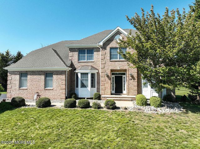 18 Willow Court, Manahawkin, NJ 08050