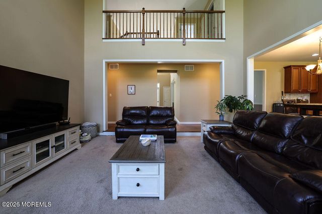 18 Willow Court, Manahawkin, NJ 08050
