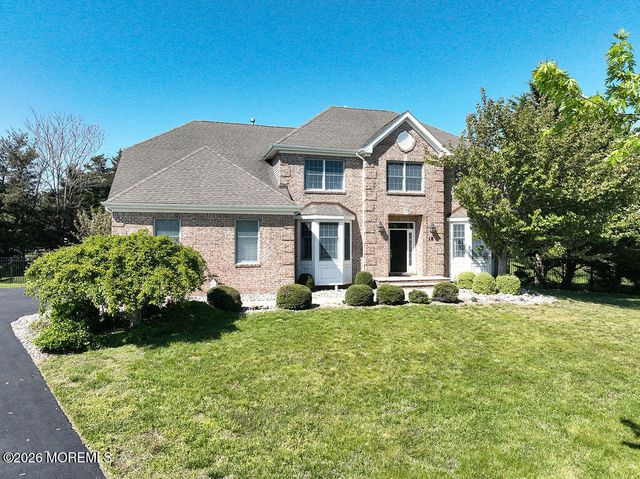 18 Willow Court, Manahawkin, NJ 08050
