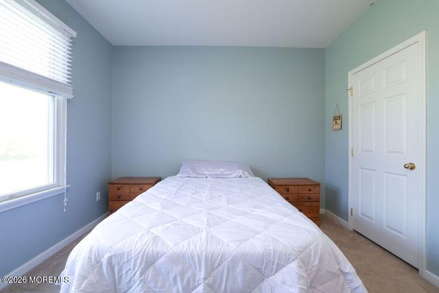 18 Willow Court, Manahawkin, NJ 08050