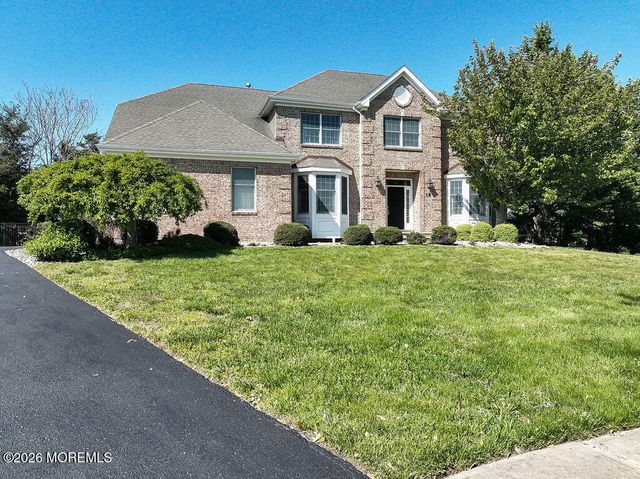 18 Willow Court, Manahawkin, NJ 08050