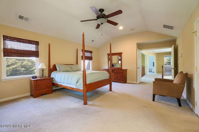 18 Willow Court, Manahawkin, NJ 08050