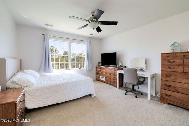 18 Willow Court, Manahawkin, NJ 08050