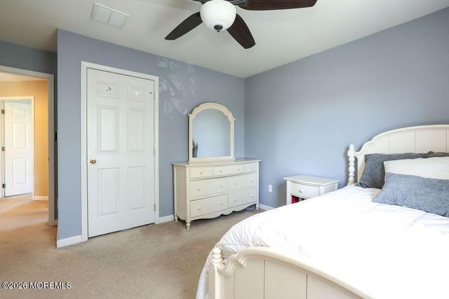 18 Willow Court, Manahawkin, NJ 08050
