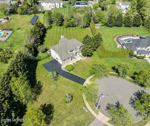 18 Willow Court, Manahawkin, NJ 08050