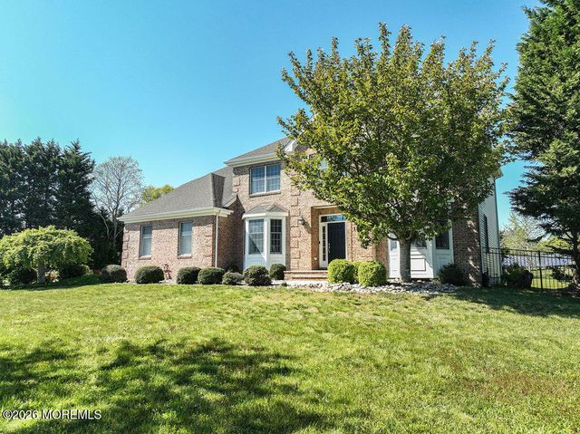 18 Willow Court, Manahawkin, NJ 08050